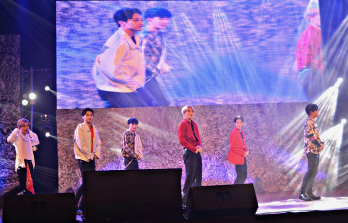 In2it on April 19 charms the audience at the Siri Fort Auditorium in New Delhi with both group and solo performances.